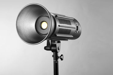 150W Zrównoważone oświetlenie LED do światła dziennego LS FOCUS 150D Kompaktowa lampa fotograficzna z odbłyśnikiem